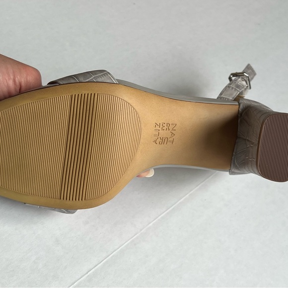 Naturalizer Joy ankle strap sandals. New . Size 8W - Picture 6 of 7